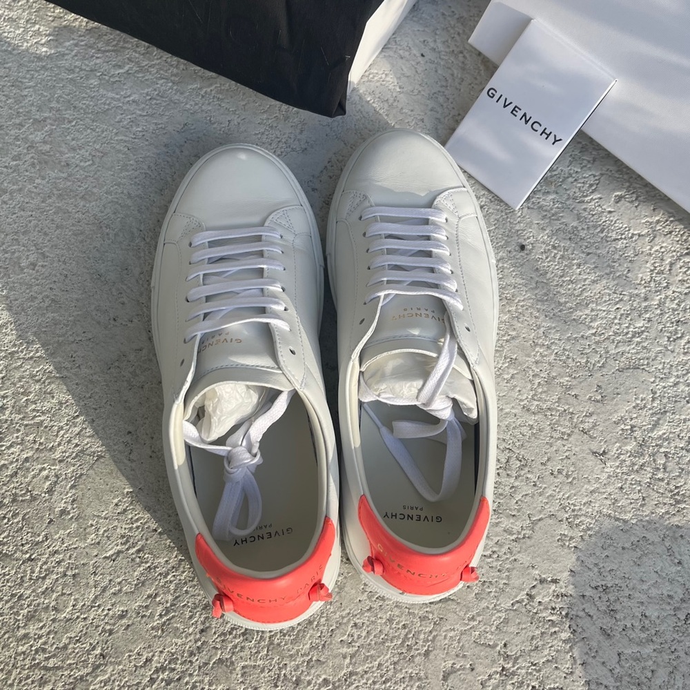 Givenchy Women Urban street leather sneakers size 38 - Picture 3 of 11